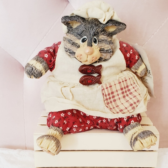 Russ Berrie Other - Vintage The Country Folks Russ Berrie Co. Zelda the Cat Critters Figurine.